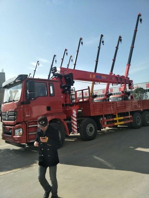 隨州陜汽德龍前四后八隨車吊 包上戶、可按揭的工程運輸利器