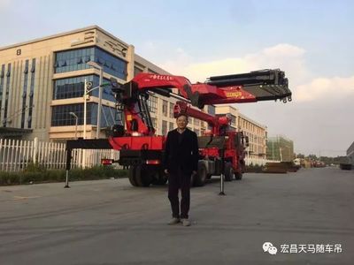 新宏昌重工集團創始人親赴揚州工廠，為隨車吊新品展前助陣